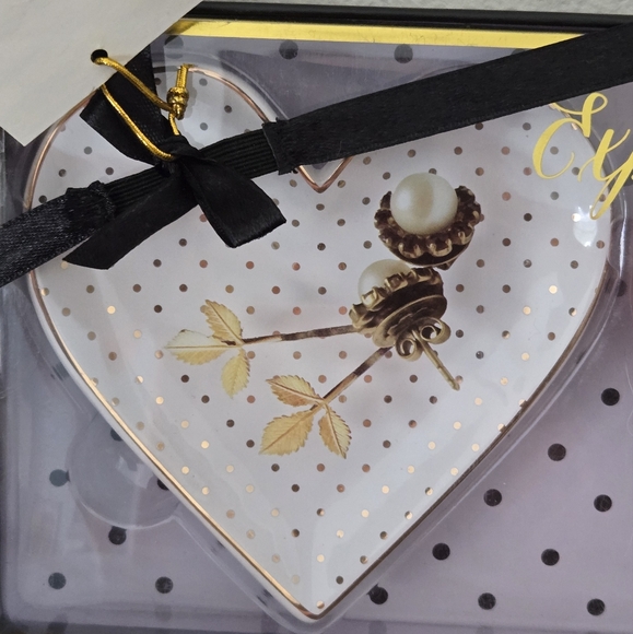 NWOT Expressions Collection Ceramic Heart Shaped Catch All Trinket Dishes - Picture 3 of 9